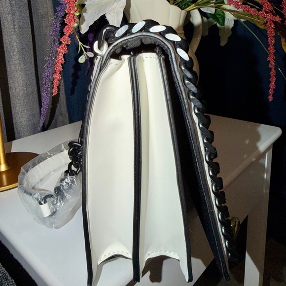 ALDO Greenwood White Quilted Shoulder Bag/Crossbody Bag - Picture 15 of 16